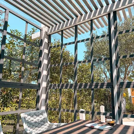 Art Beachfront Holiday home *